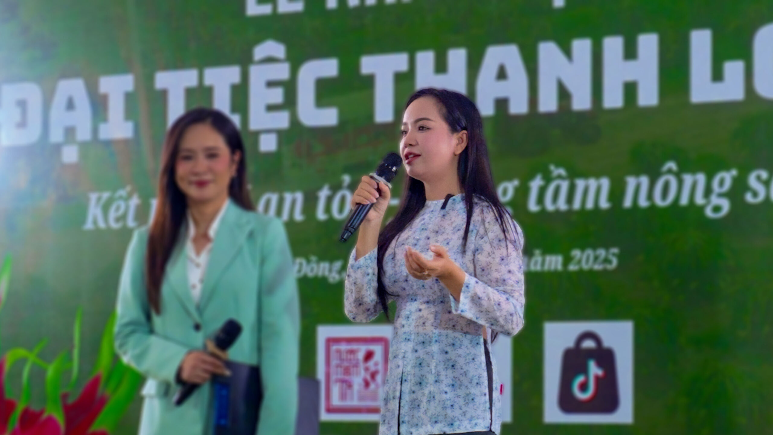 Đại tiệc livestream thanh long